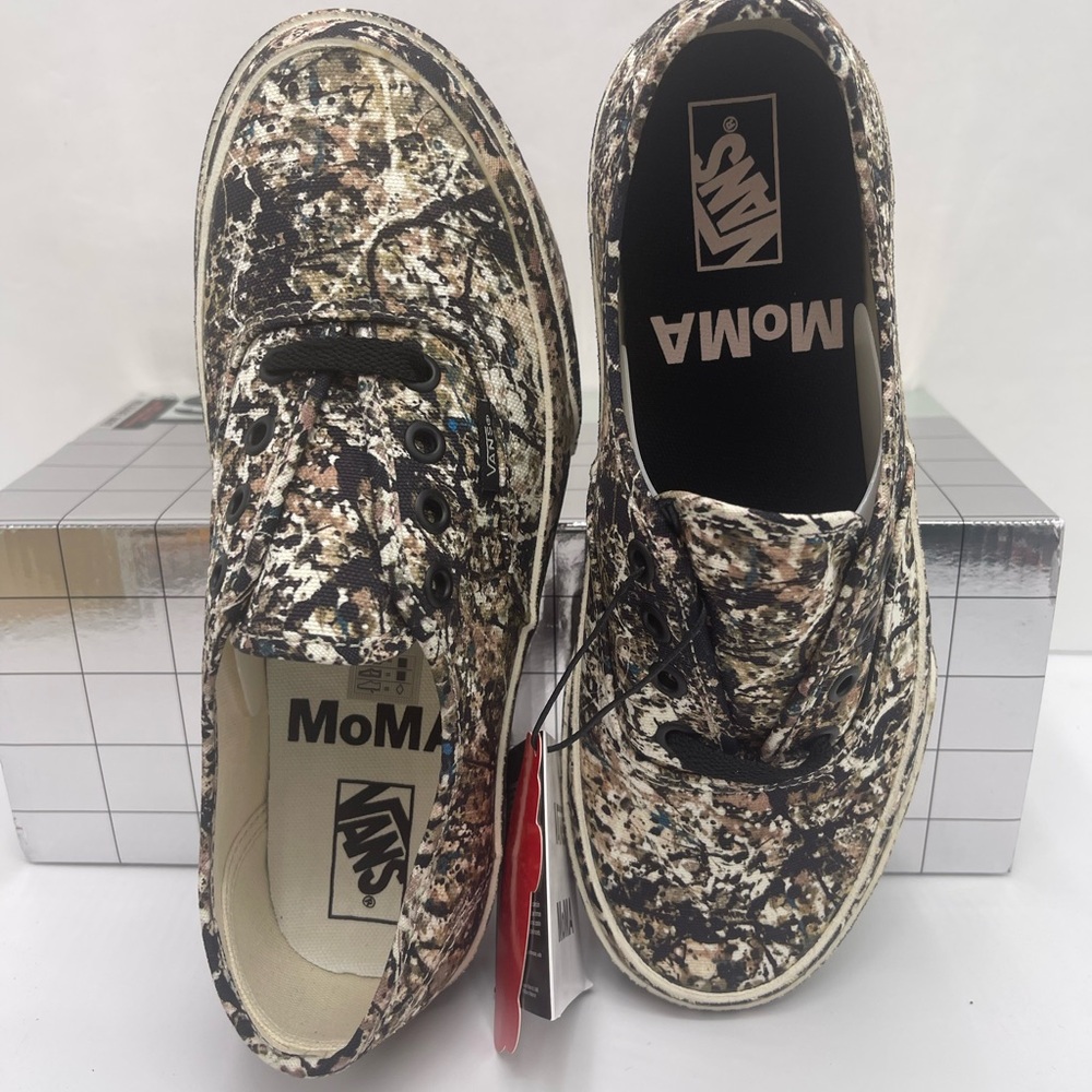 Vans WMNS Authentic Jackson Pollock Sneaker
VN0A2Z5|18K MoMA Artistic Camouflage - Picture 10 of 16